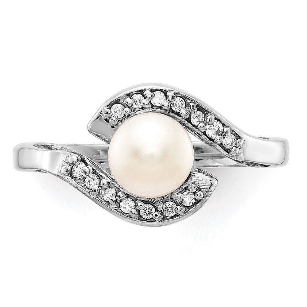 14k White Gold 5.5mm FW Cultured Pearl A Real Diamond ring