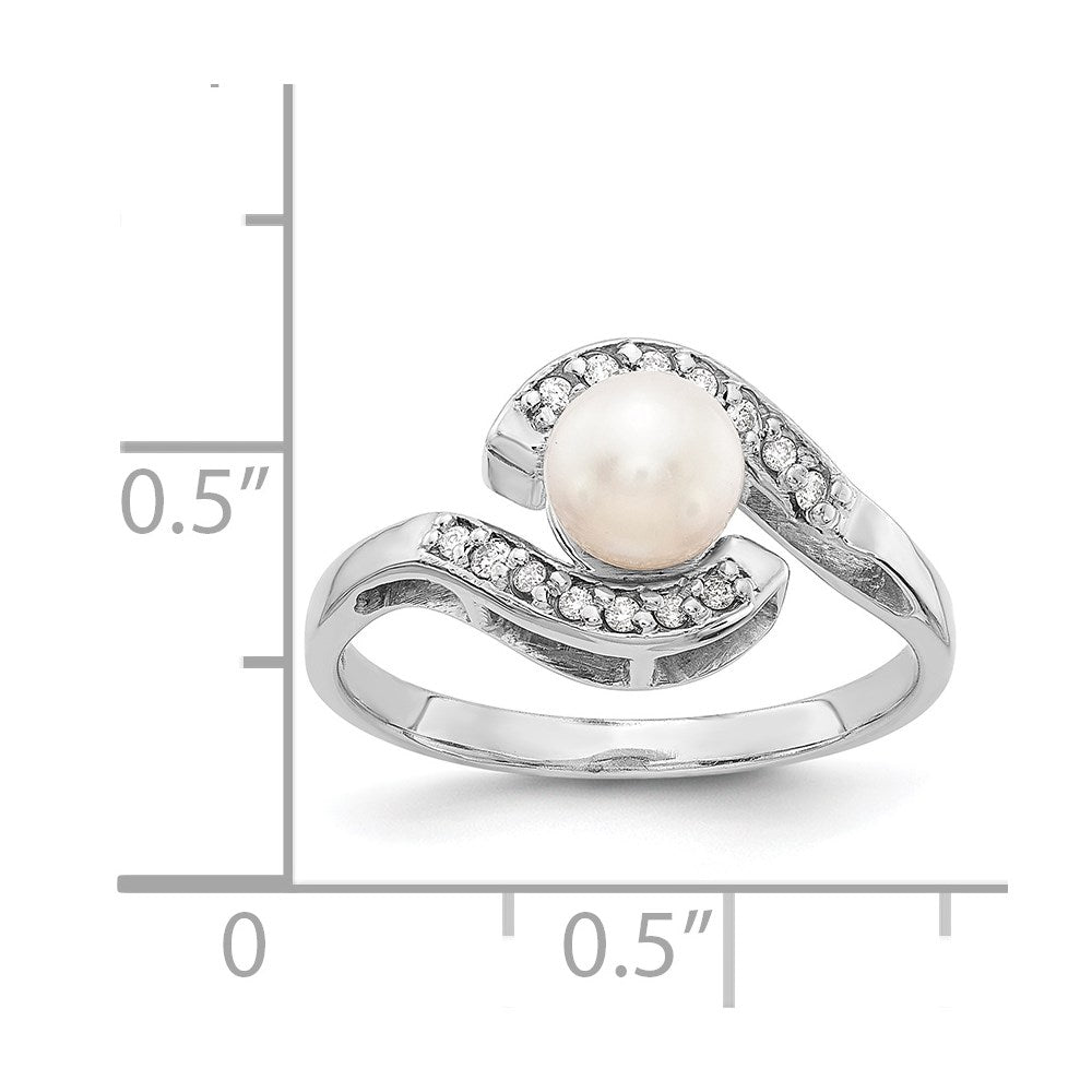 14k White Gold 5.5mm FW Cultured Pearl A Real Diamond ring