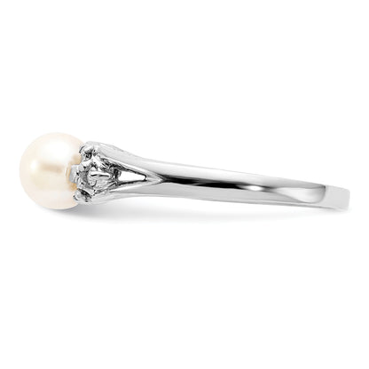 14k White Gold 6mm FW Cultured Pearl A Real Diamond ring