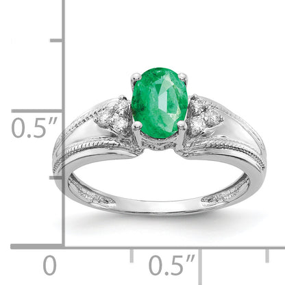 14k White Gold 7x5mm Oval Emerald A Real Diamond ring