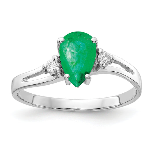 14k White Gold 7x5mm Pear Emerald A Real Diamond ring
