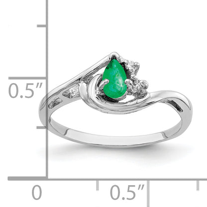 14k White Gold 5x3mm Pear Emerald A Real Diamond ring