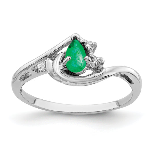 14k White Gold 5x3mm Pear Emerald A Real Diamond ring