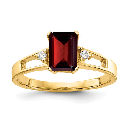 14K Yellow Gold 7x5mm Emerald Cut Garnet A Real Diamond ring