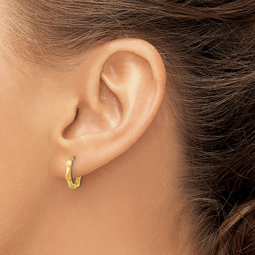 14K Yellow Gold Polished Wavy Hinged Hoop Earrings