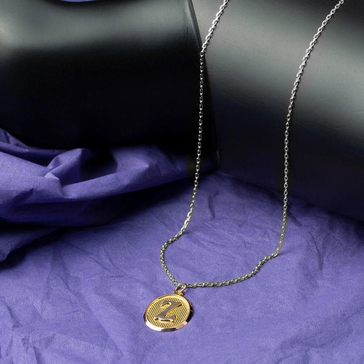 14K Yellow Gold Z Initial Oval Pendant