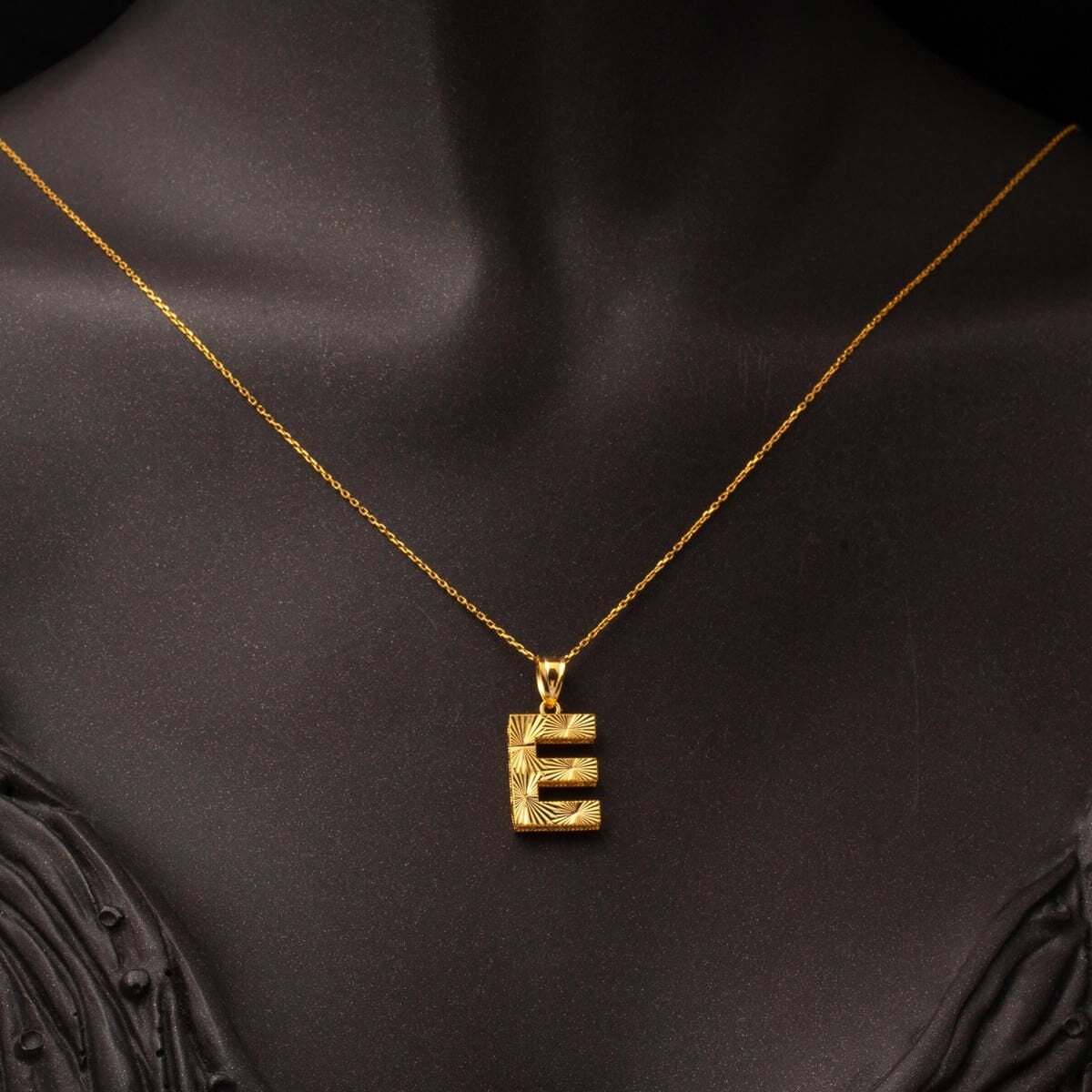 22K Yellow Gold 3 Dimensional Initial E Necklace
