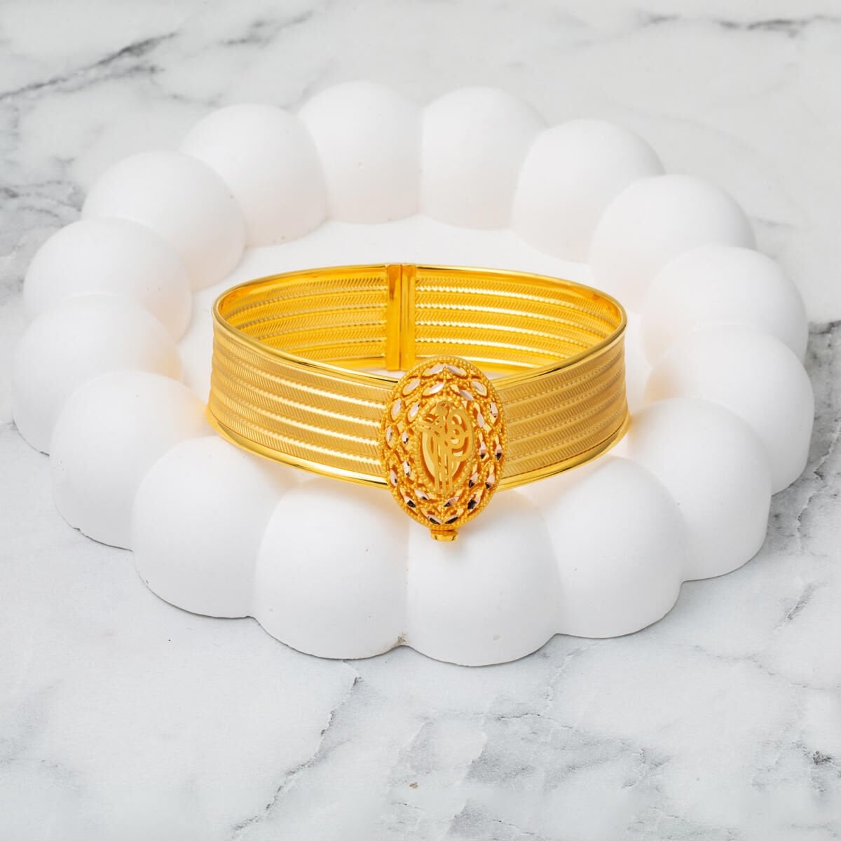 14K Yellow Gold Ottoman Tughra 5 Row Mesh Hinged Cuff Bangle