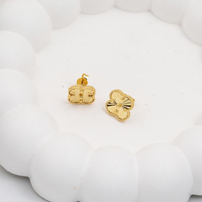 14K Yellow Gold Clover Medium Clip-On Earrings