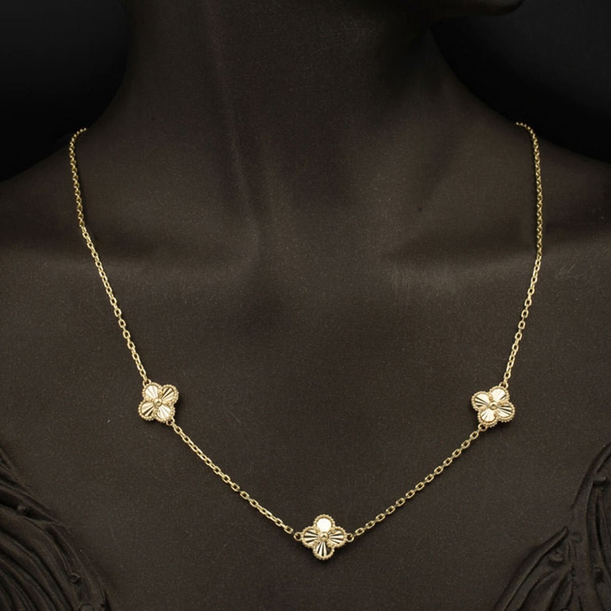 14K Yellow Gold Clover Necklace (3.34 g)
