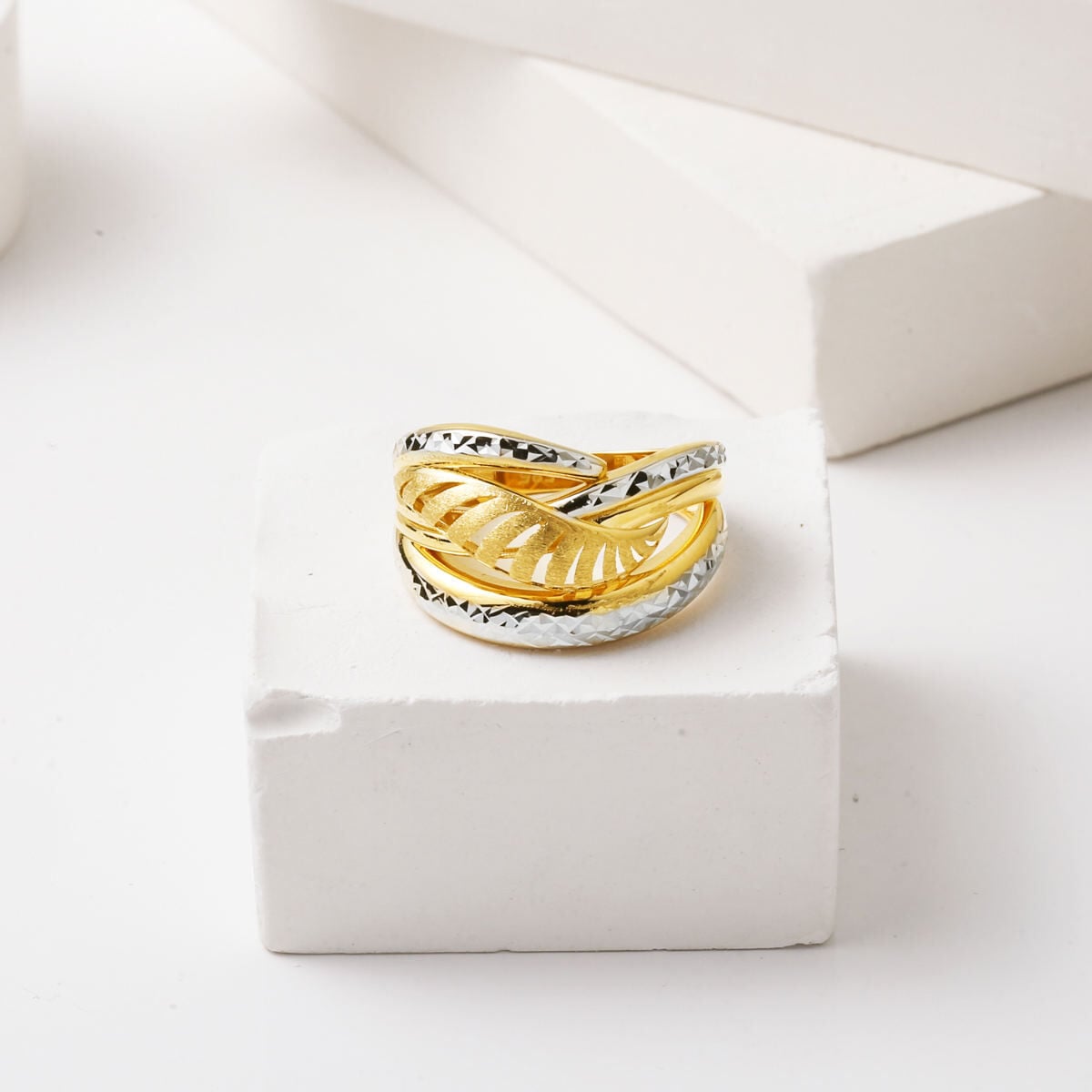 14K Yellow Gold Ivy Shaped Ring
