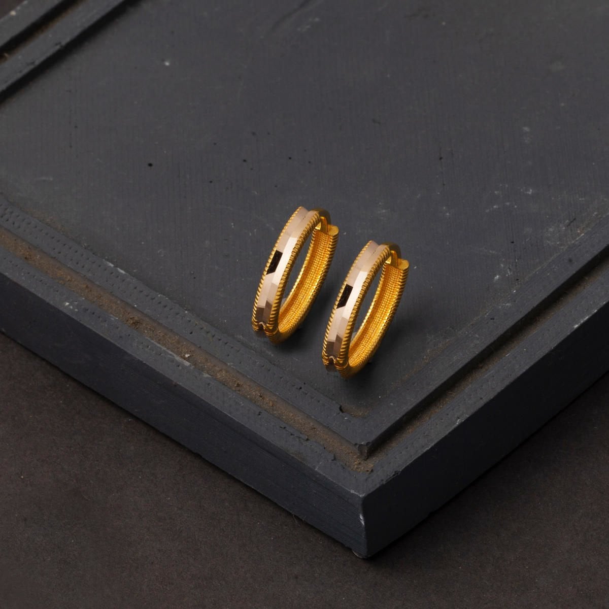 14K Yellow Gold Ajda 2 cm Diameter Hoop Earrings (3.9 g)