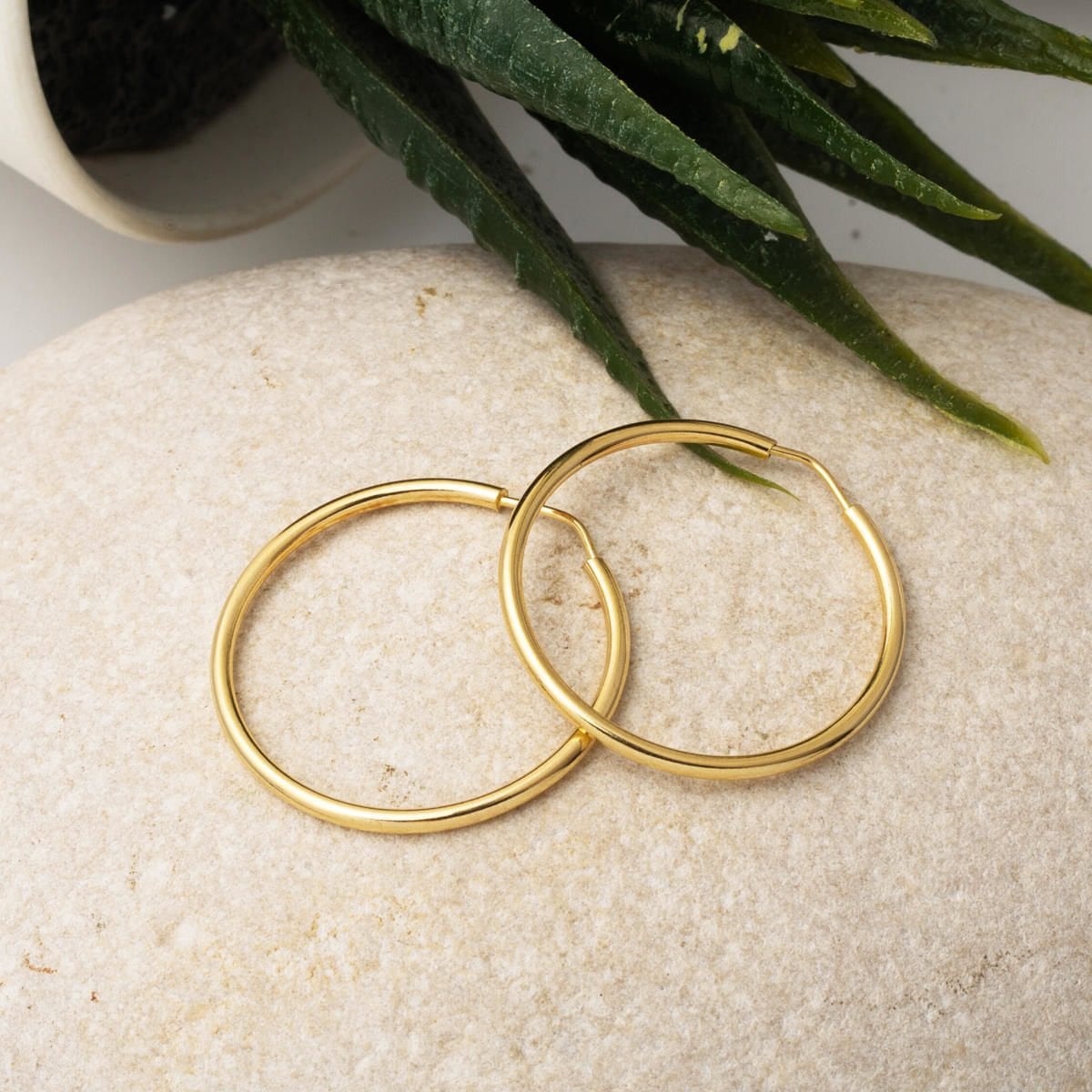 14K Yellow Gold Hoop Earrings 2.5 cm Diameter
