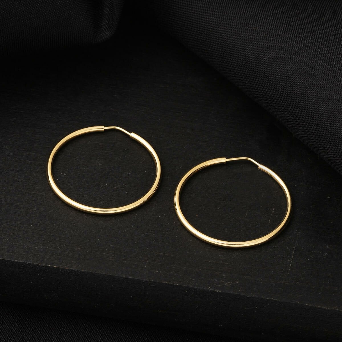 14K Yellow Gold Hoop Earrings 2.5 cm Diameter
