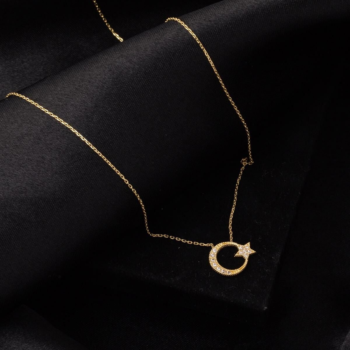 14K Yellow Gold Crescent and Star Necklace (1.73 g)