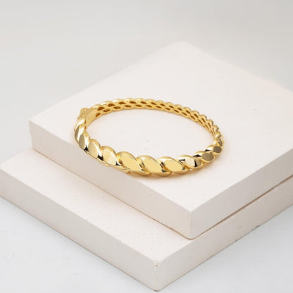 14K Yellow Gold Curb Twisted Bangle