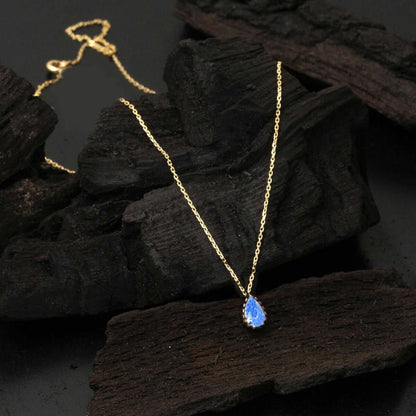14K Yellow Gold Navy Blue Teardrop Cubic Zirconia Necklace (1.42 g)