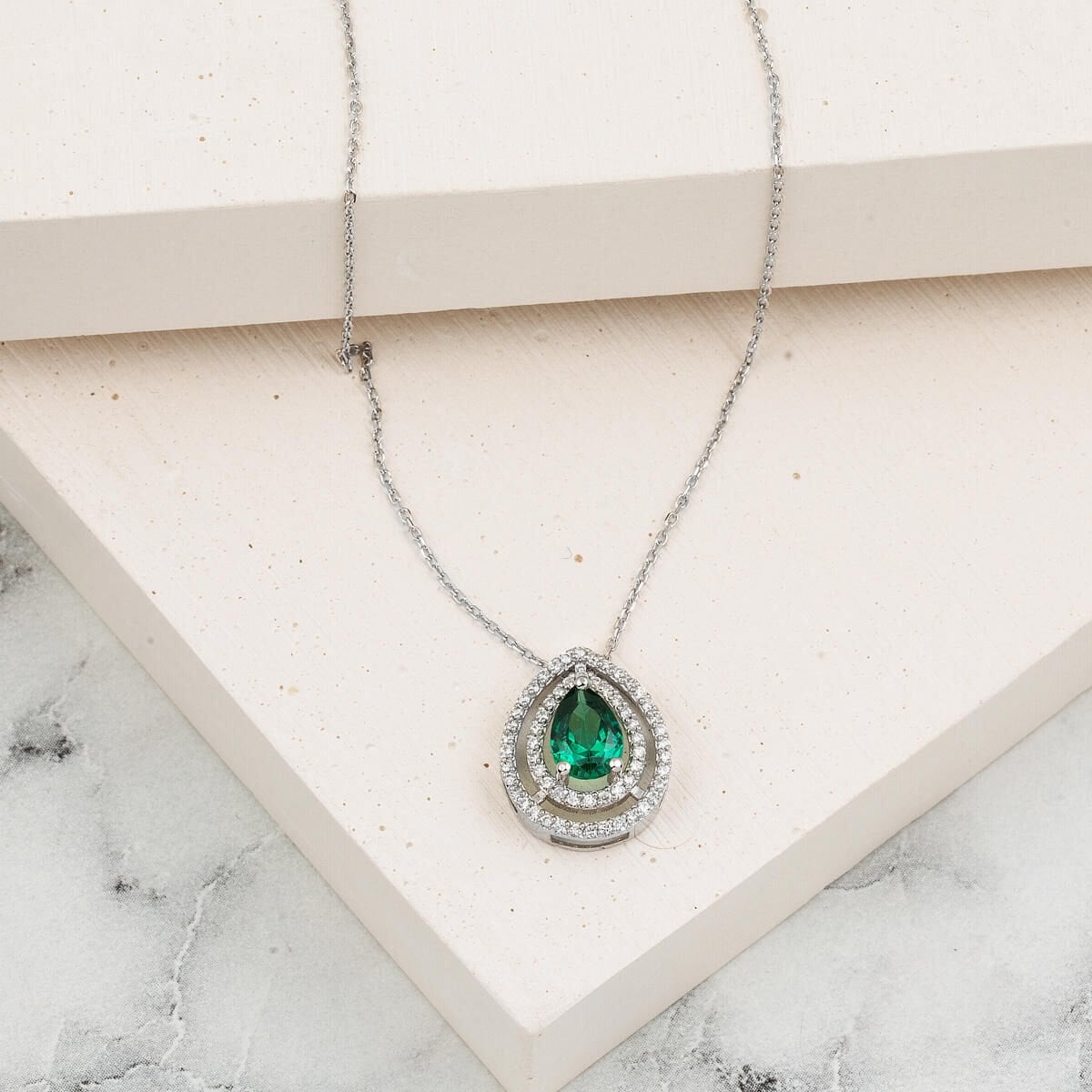 14K White Gold 0.20 Ct Diamond Emerald Necklace