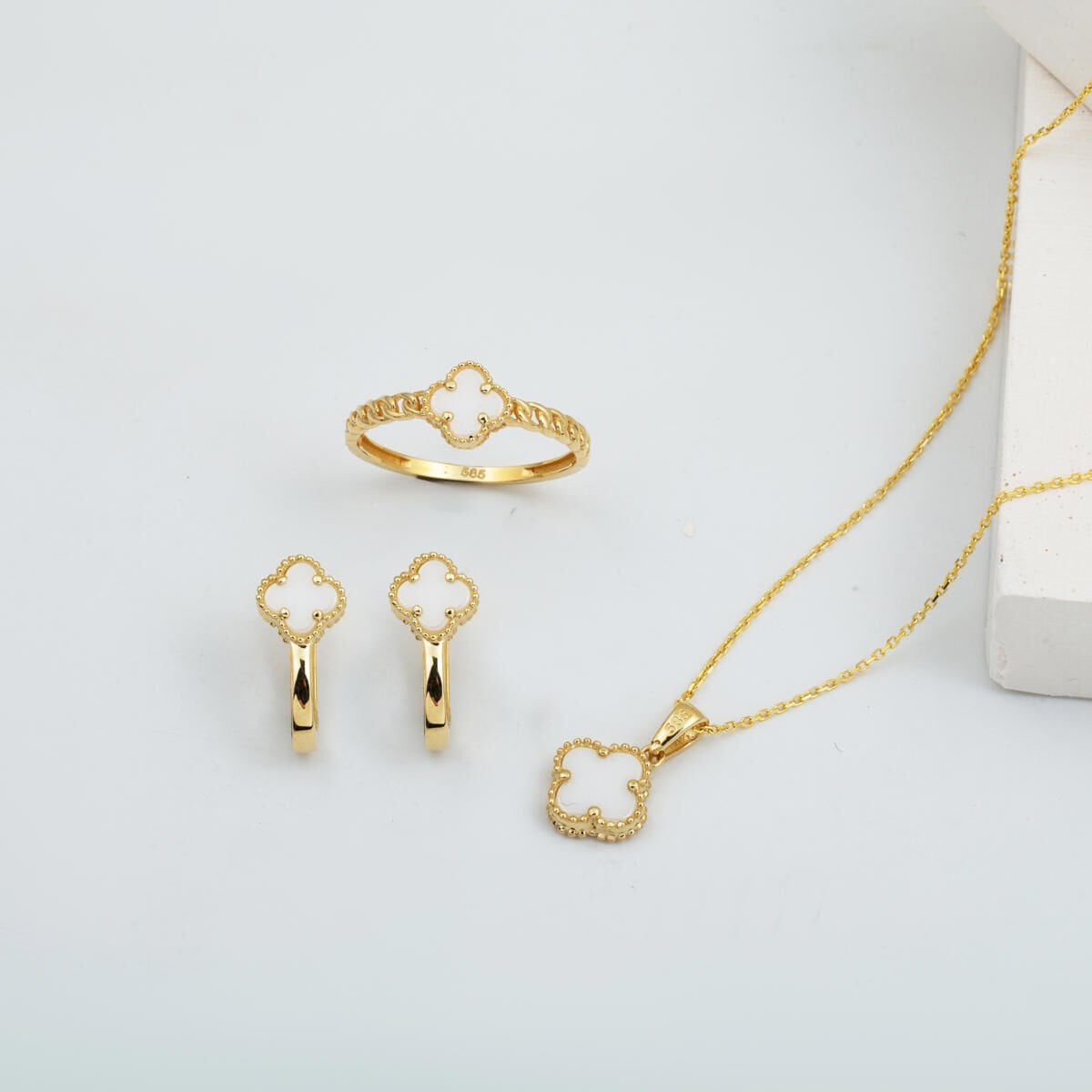 14K Yellow Gold Clover Mother of Pearl Cubic Zirconia Jewelry Set