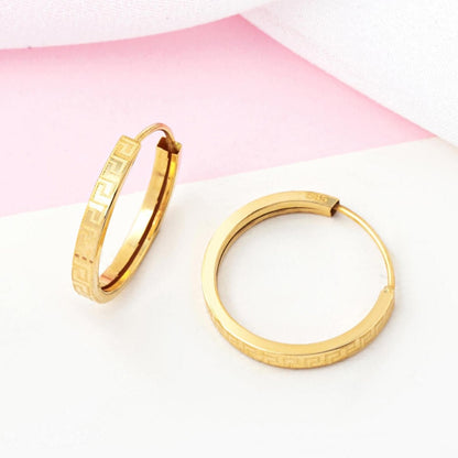14K Yellow Gold Designer Inspired 3 cm Diameter Hoop Earrings (1.36 g)