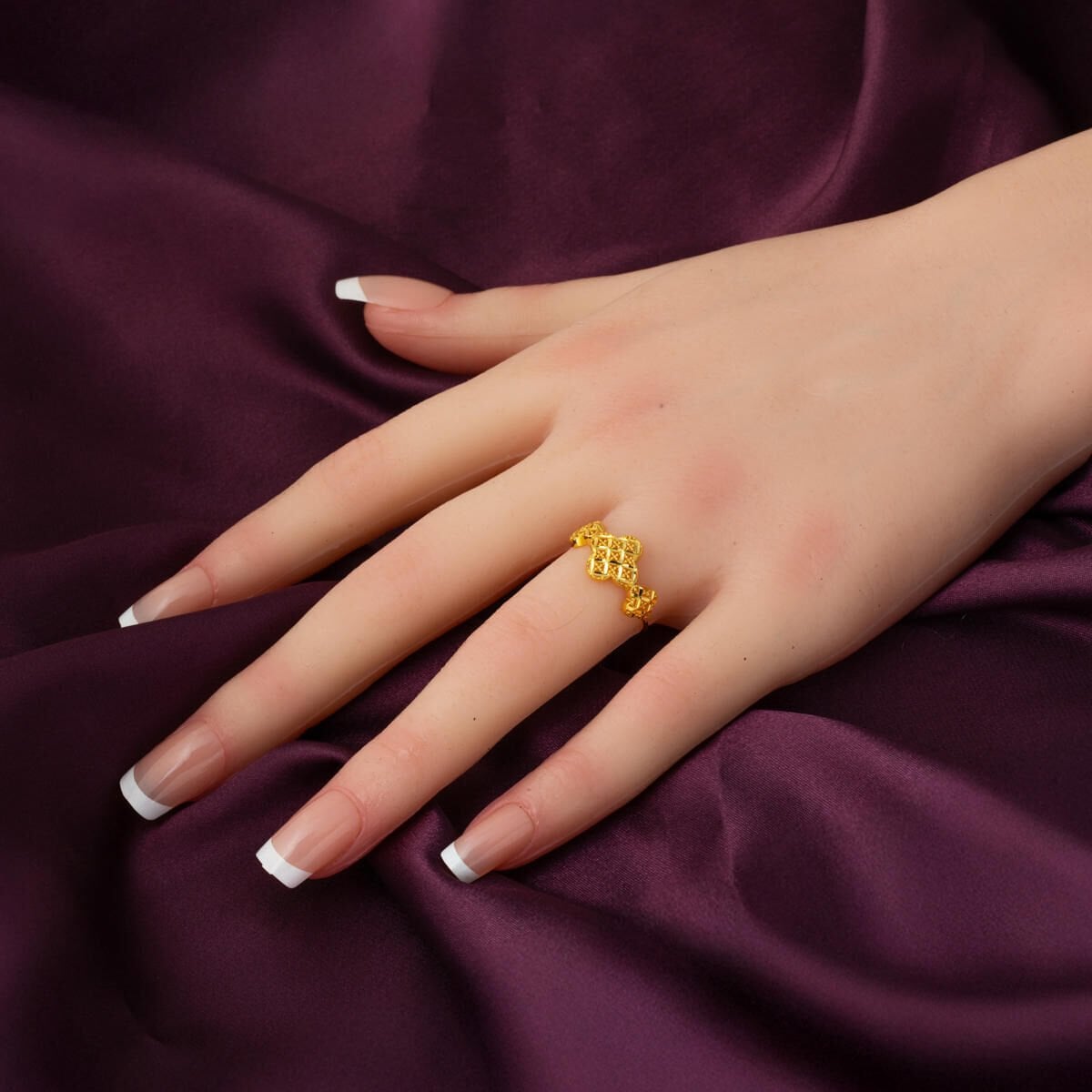 22K Yellow Gold Daisy Ivy Jewelry Set