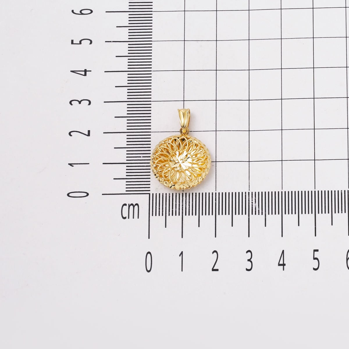 14K Yellow Gold Filigree Engraved Pendant