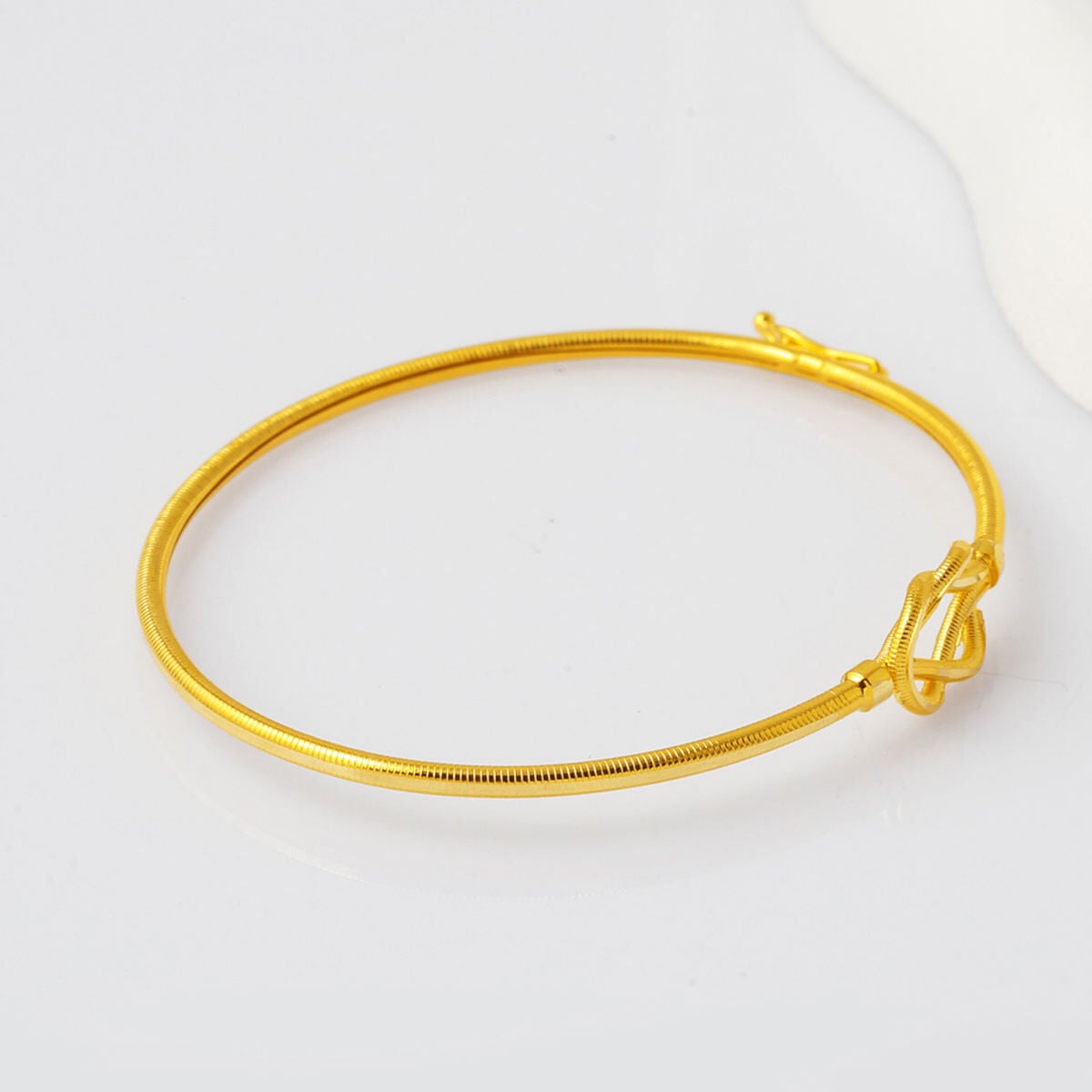 14K Yellow Gold Ajda Knot Hinged Cuff Bangle