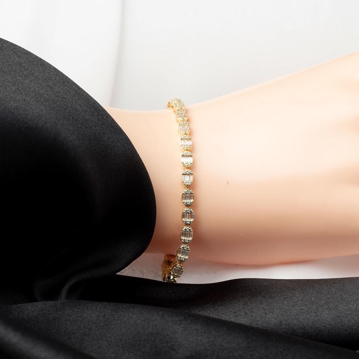 14K Yellow Gold Baguette Cubic Zirconia Bracelet (7.75 g)