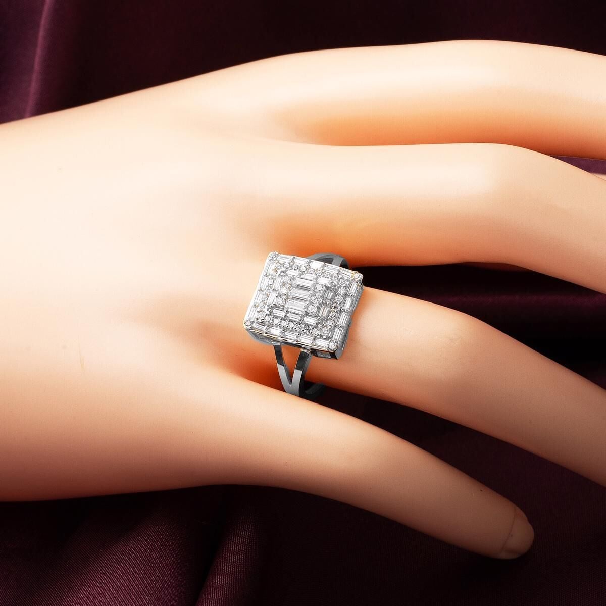 14K White Gold Baguette Cubic Zirconia Ring (3.74 g)