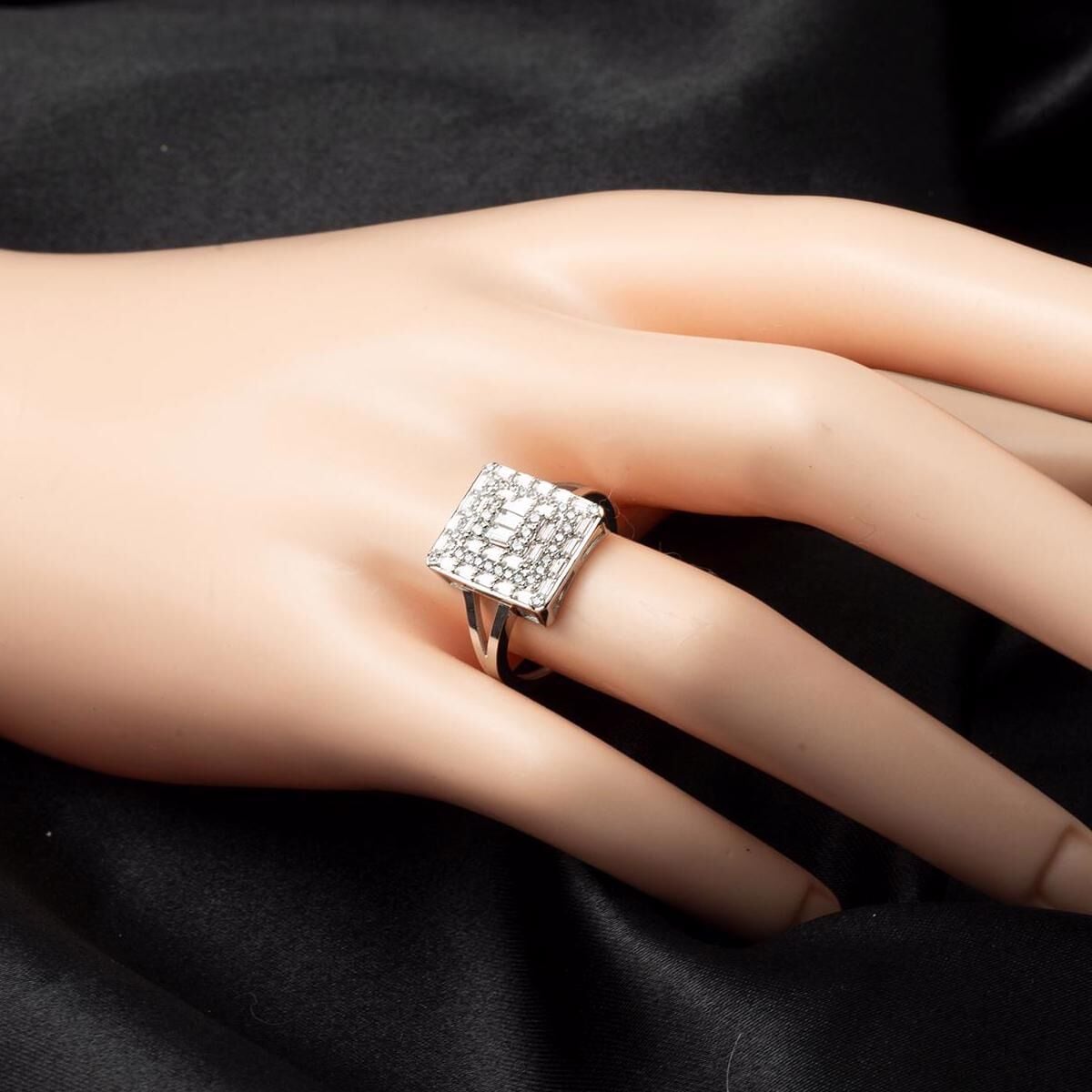 14K White Gold Baguette Cubic Zirconia Ring (3.74 g)