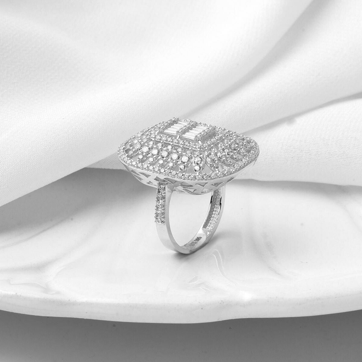14K White Gold Baguette Cubic Zirconia Ring (6.5 g)