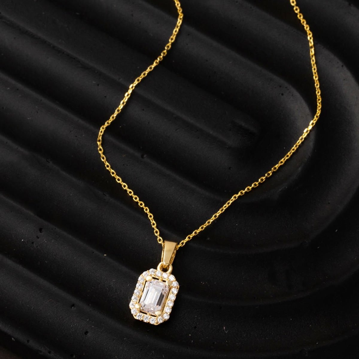 14K Yellow Gold Baguette Single Cubic Zirconia Necklace
