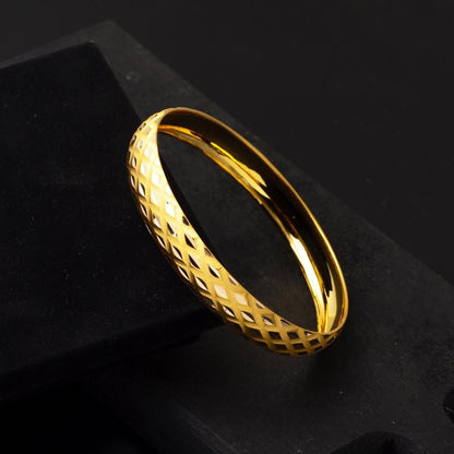 14K Yellow Gold Rhombus Bangle