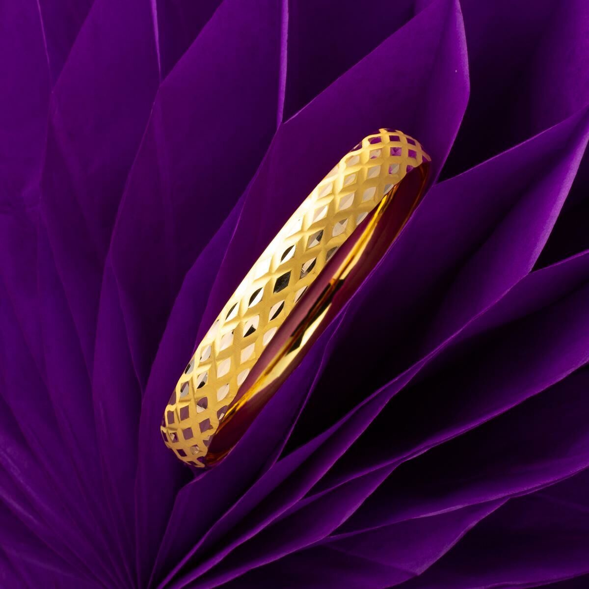 14K Yellow Gold Rhombus Bangle