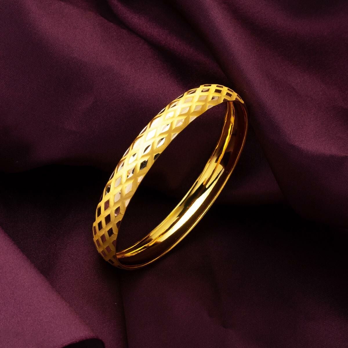 14K Yellow Gold Rhombus Bangle