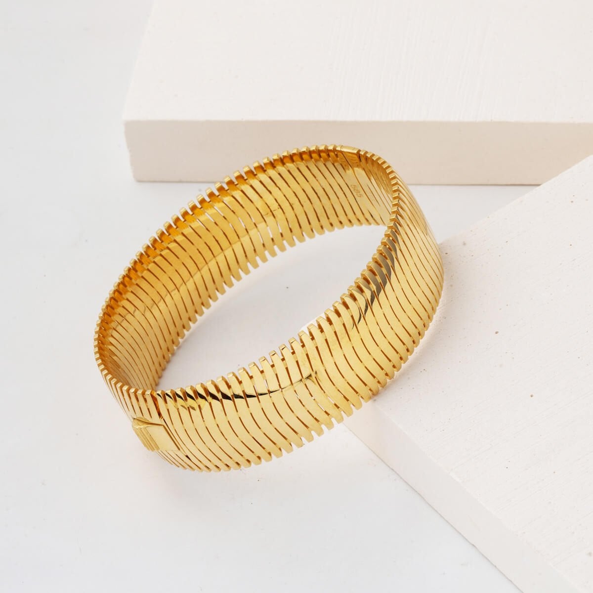 14K Yellow Gold Wide Herringbone Bangle