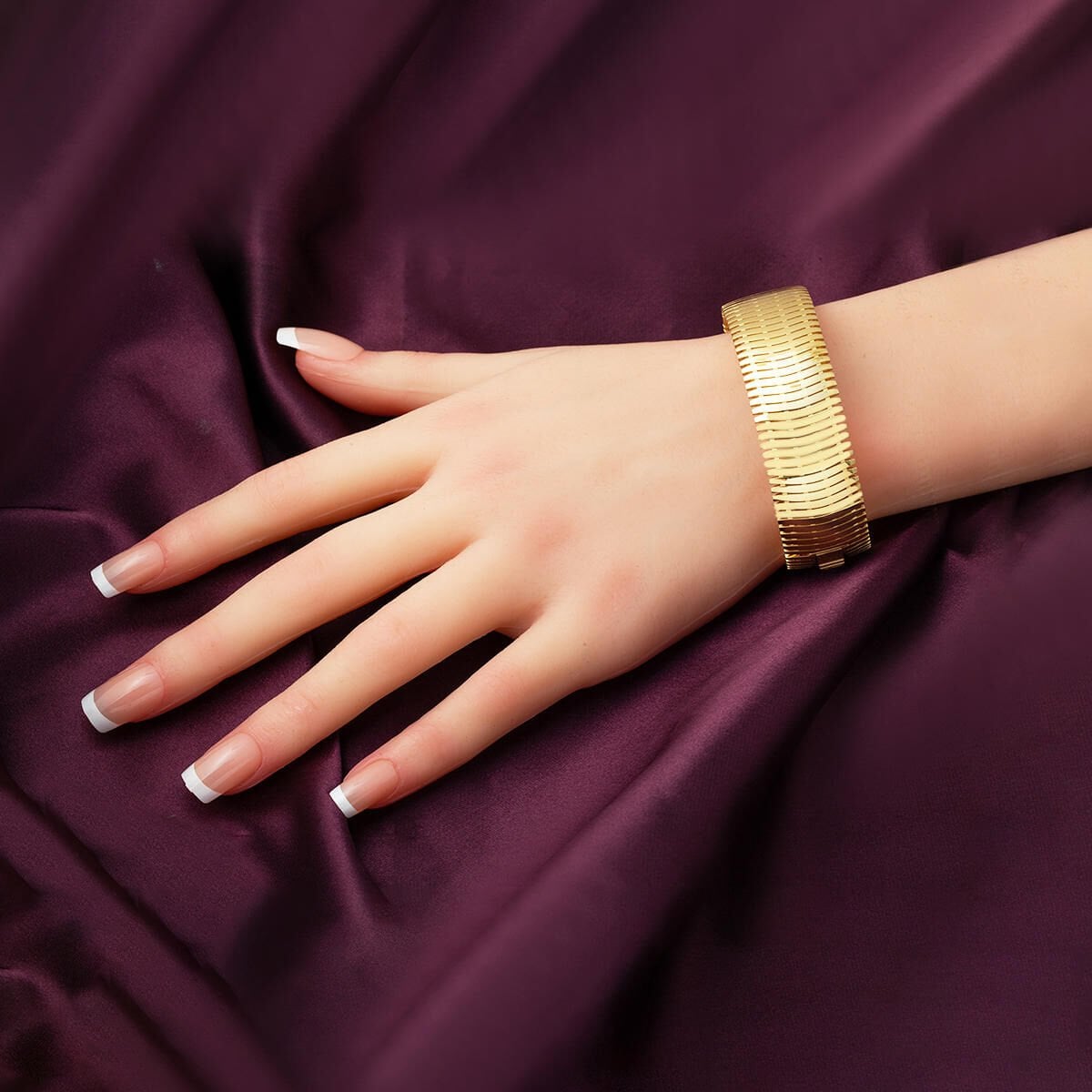 14K Yellow Gold Wide Herringbone Bangle