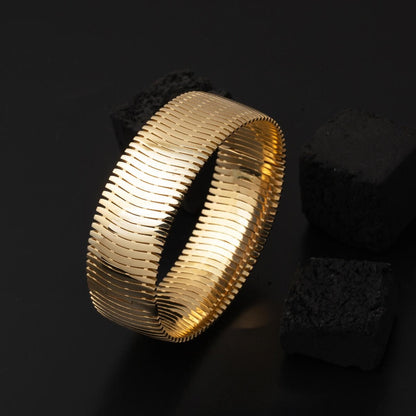 14K Yellow Gold Wide Herringbone Bangle