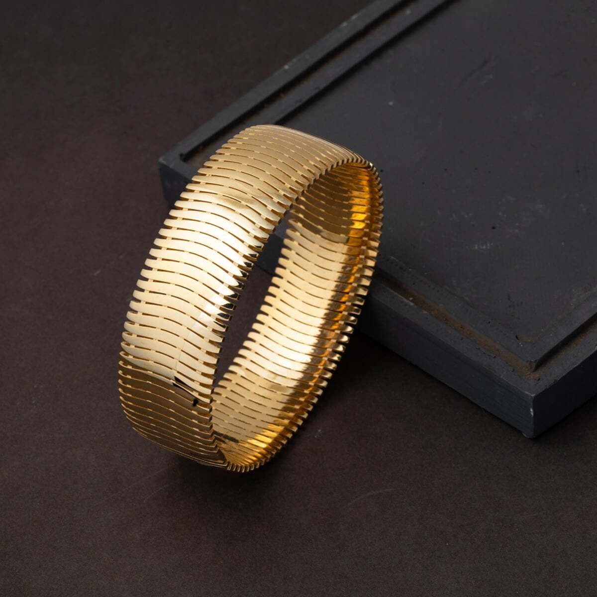 14K Yellow Gold Wide Herringbone Bangle