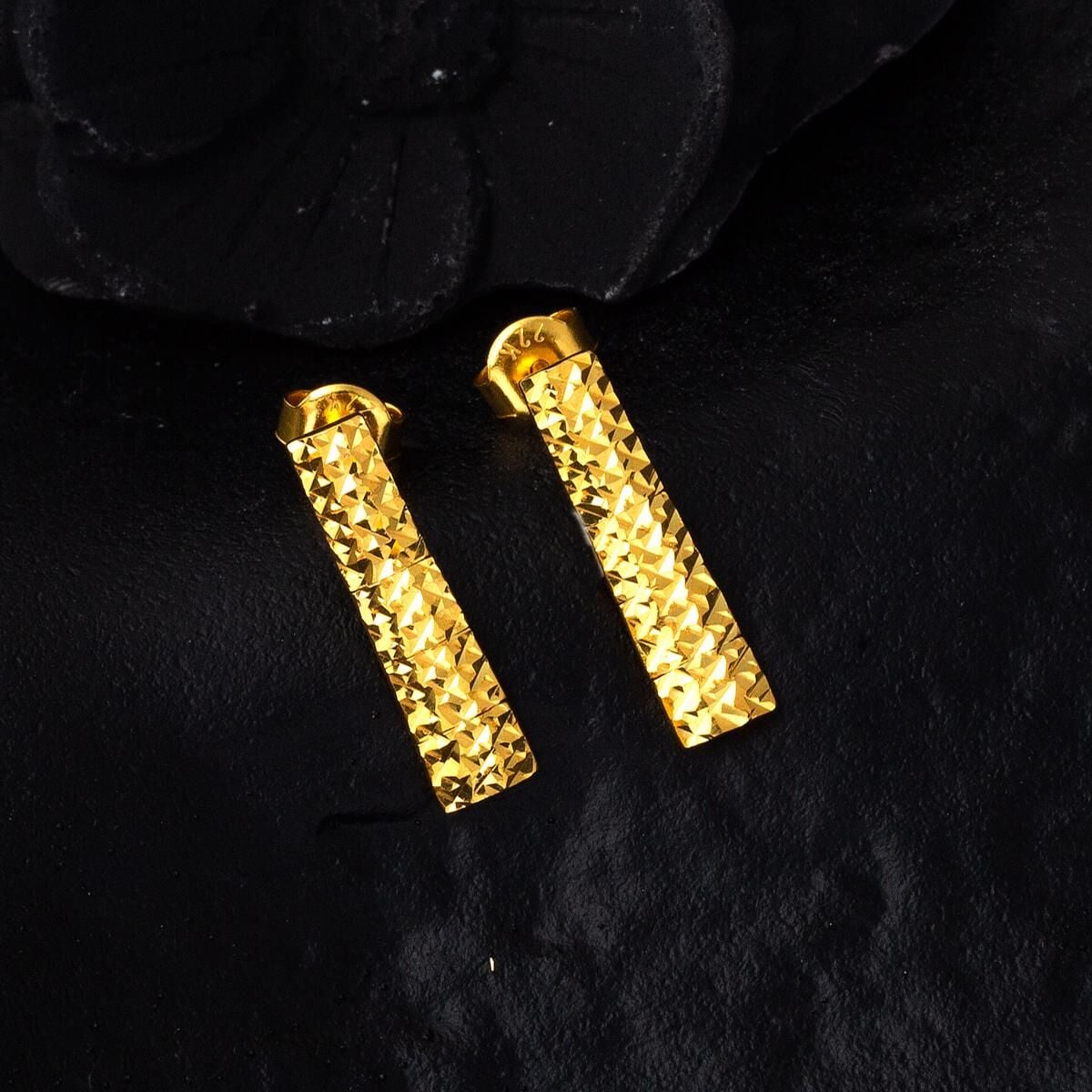 22K Yellow Gold Herringbone Earrings