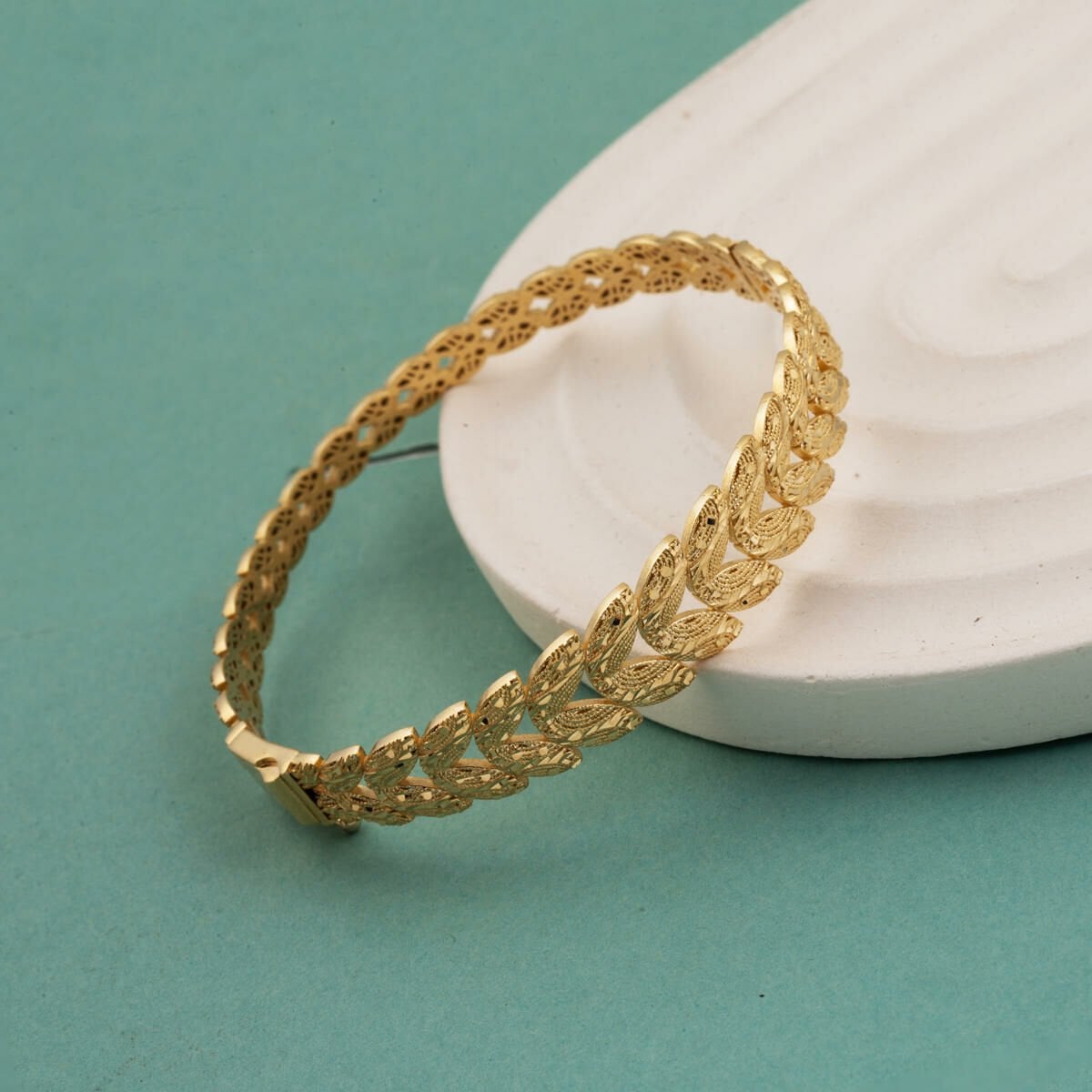 14K Yellow Gold Wheat Hinged Cuff Bangle (10.88 g)