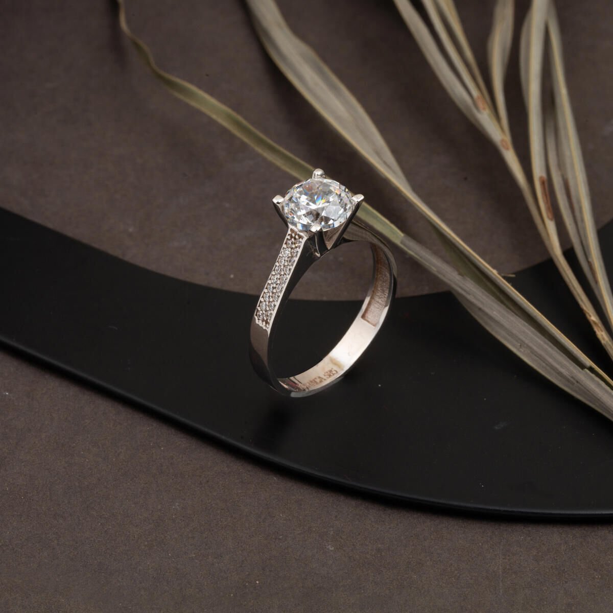 14K White Gold Solitaire Cubic Zirconia Ring (2.8 g)