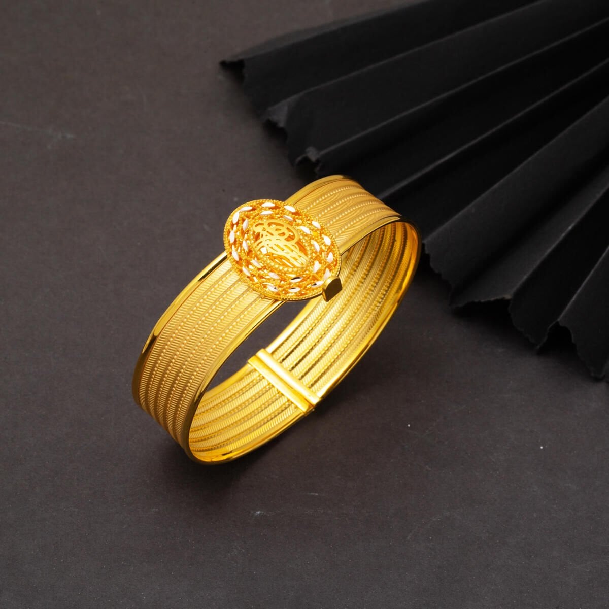 14K Yellow Gold Ottoman Tughra 5 Row Mesh Hinged Cuff Bangle