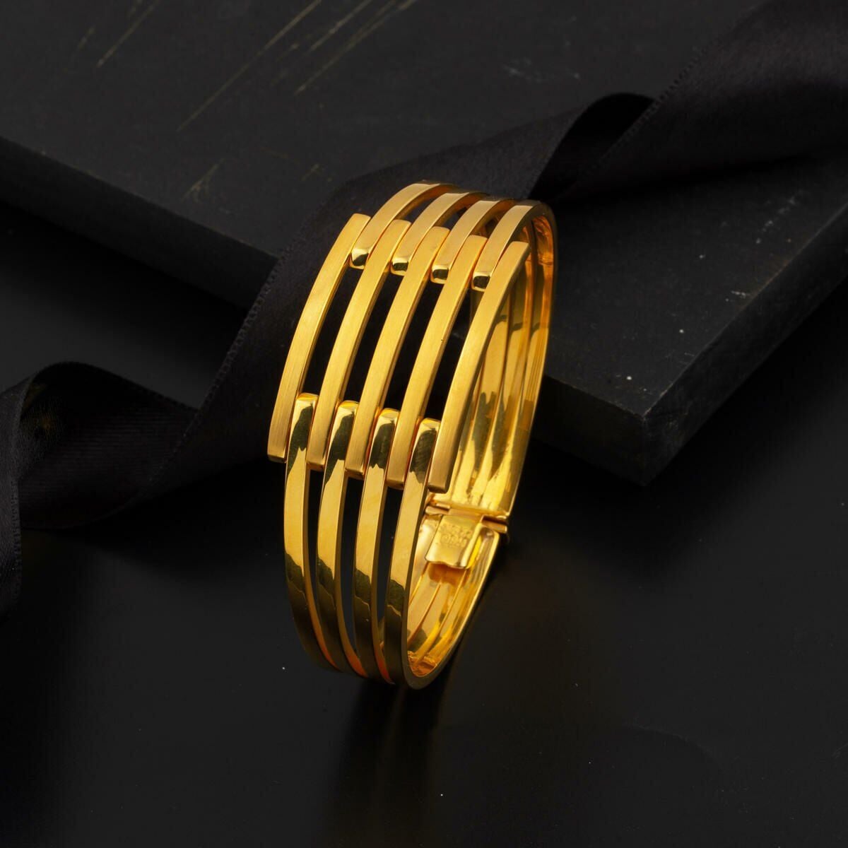 22K Yellow Gold 5-Row Ribbed Hinged Cuff Bangle