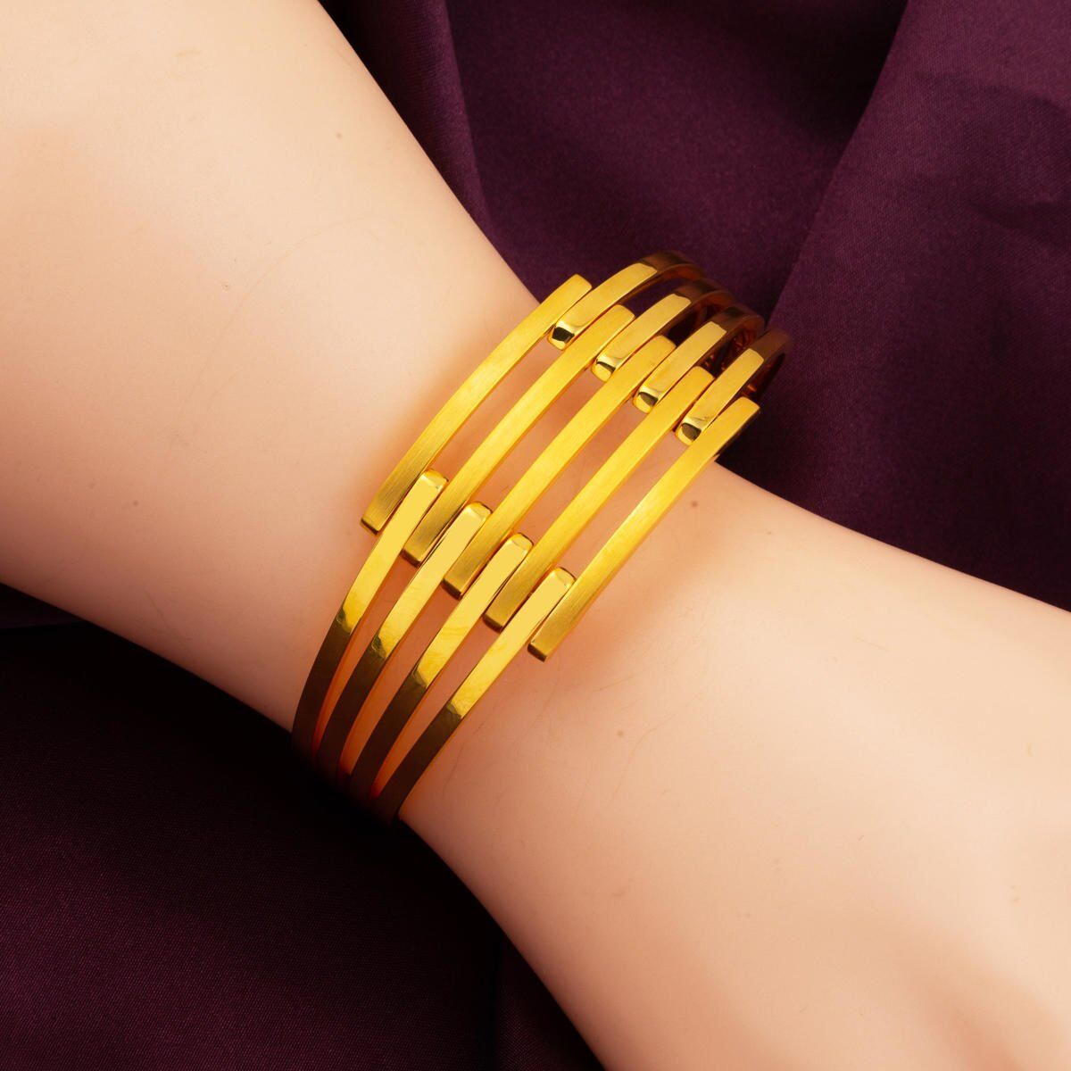 22K Yellow Gold 5-Row Ribbed Hinged Cuff Bangle