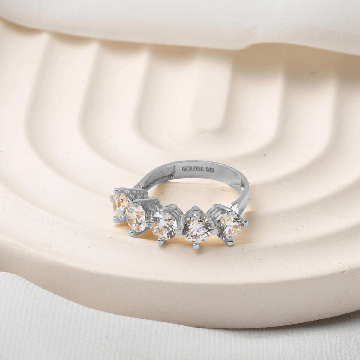 14K White Gold Five Stone Cubic Zirconia Ring (2.65 g)