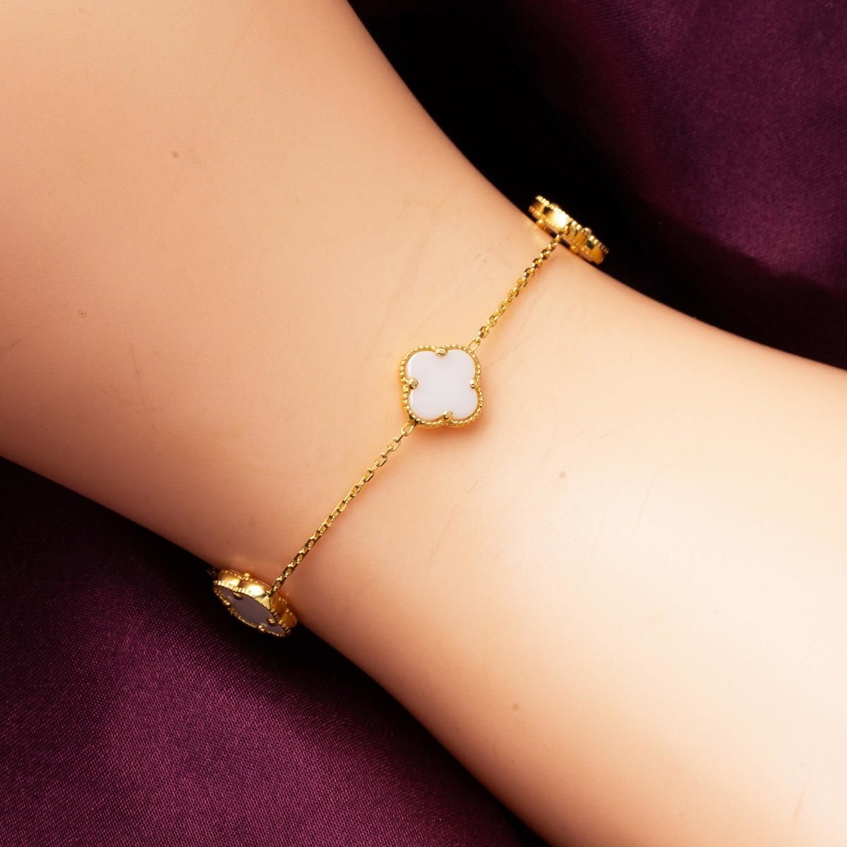 14K Yellow Gold Clover White Mother of Pearl Bracelet