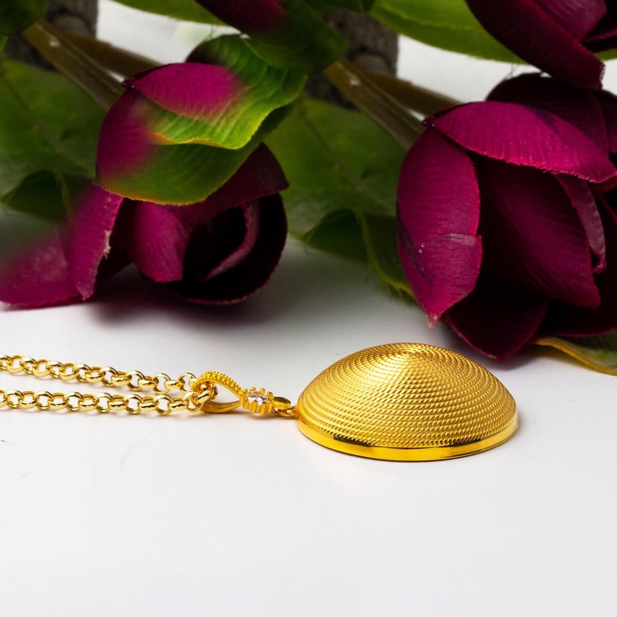 14K Yellow Gold Beypazari Cubic Zirconia Necklace 3.5 cm Diameter