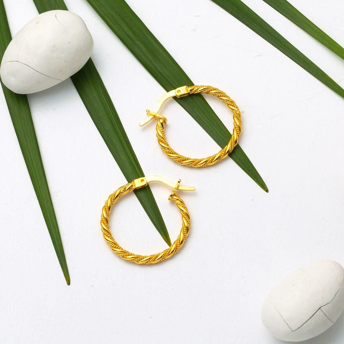 22K Yellow Gold Twisted 2 cm Diameter Earrings