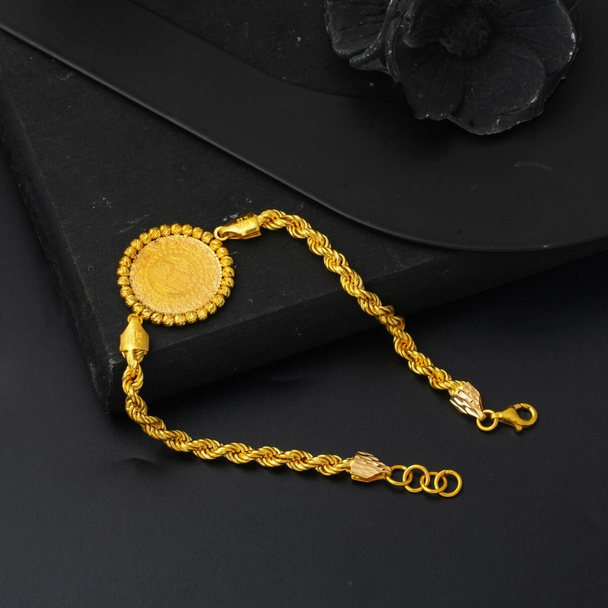 22K Yellow Gold Twisted Chain Quarter Coin Bracelet